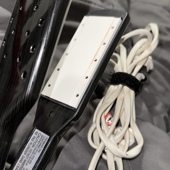 T3 Mane Tamer Unruly Hair Straightening Flat Iron Black - Picture 3 of 4